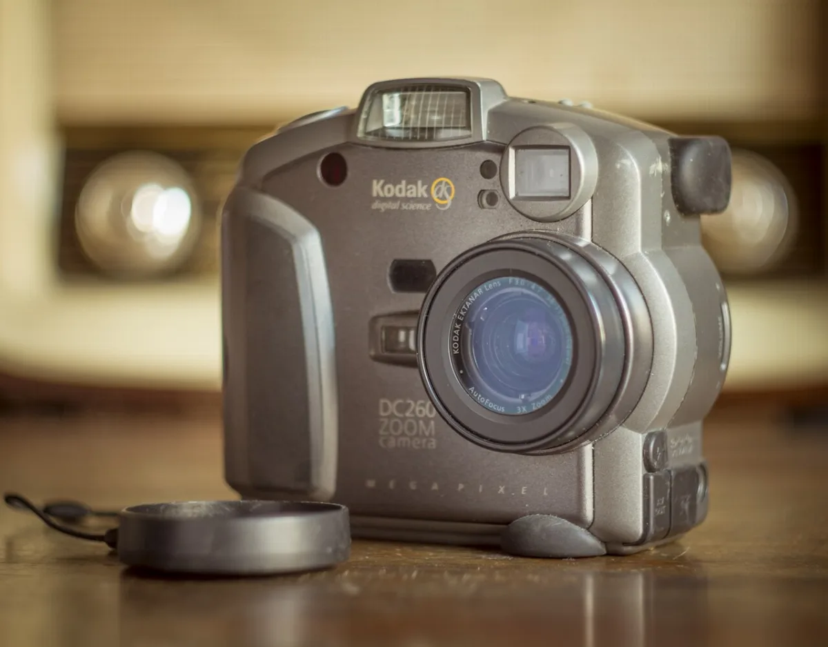 A Kodak DC260 digital camera